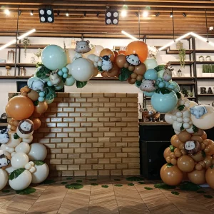 קשת בלונים ספארי יוקרתית