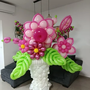 זר פרחים ענק מבלונים בעיצוב תלת ממדי