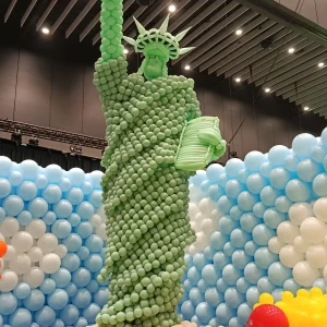 פסל החירות מבלונים תלת ממדי ענק